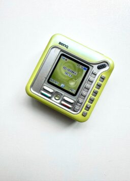 Benq Z2: Compact music phone